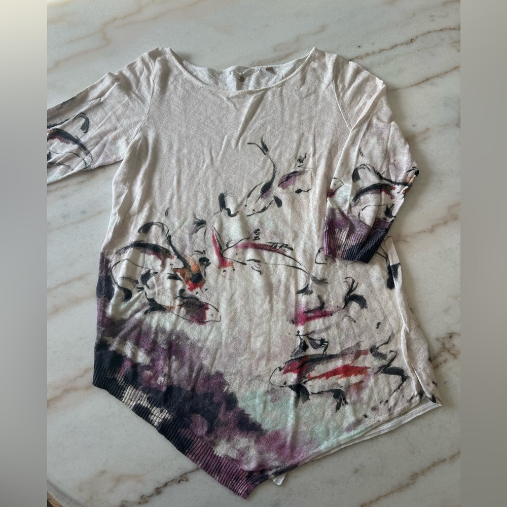 Lightweight cream sweater abstract design size L